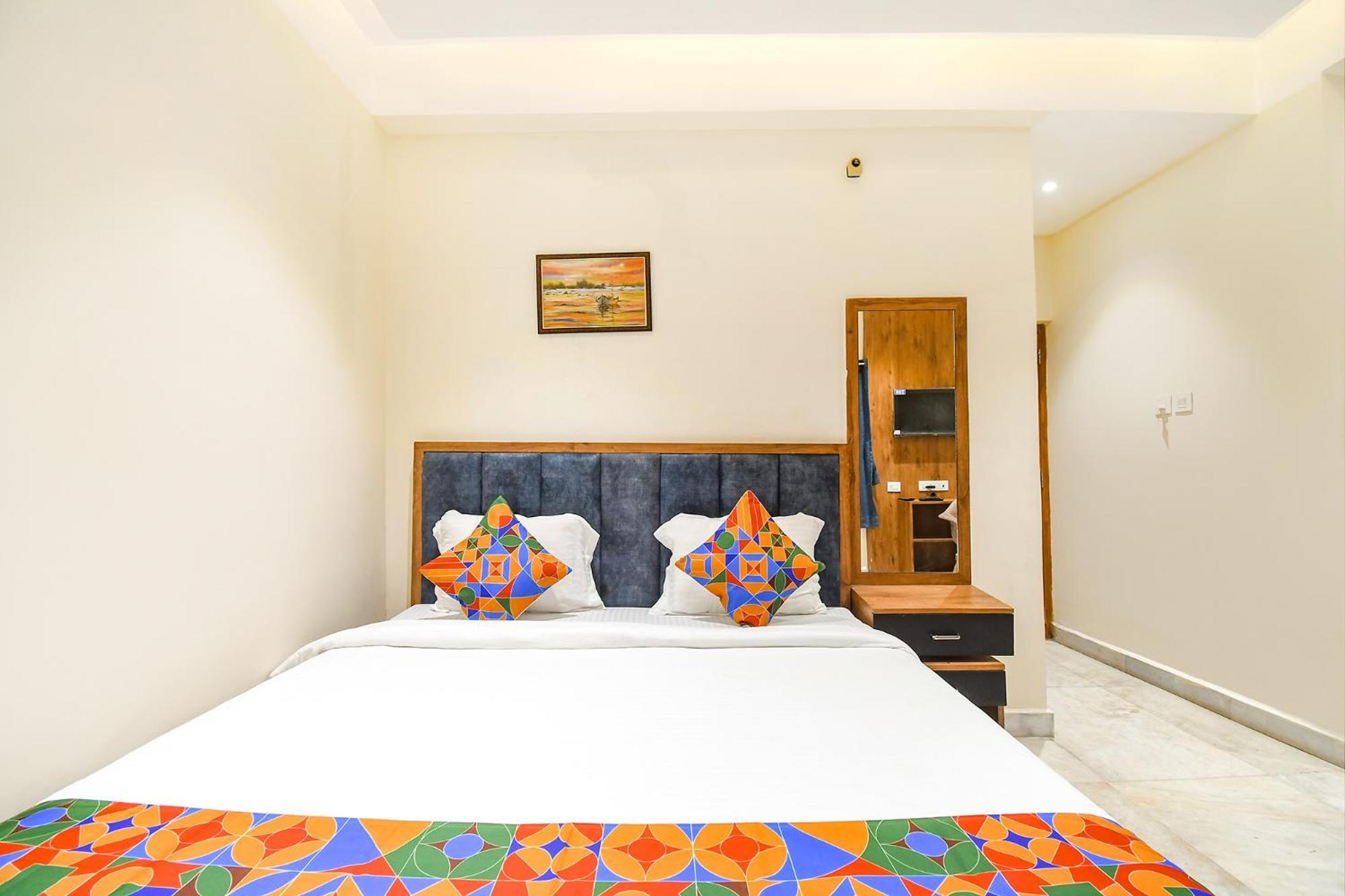 Fabhotel Prime The Golden Plaza - Nr Tarapith Temple 外观 照片